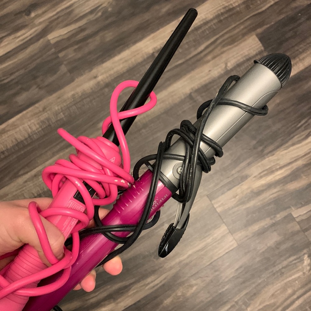 One wand with 1 heat setting. One curling iron has a range of 310-400